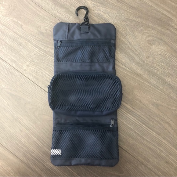 Muji small  travel hanging pouch - Picture 5 of 5